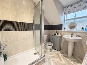ENSUITE- click for photo gallery